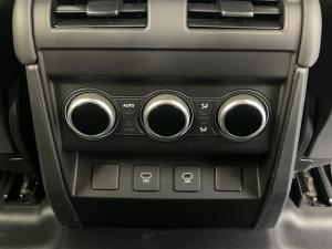 Land Rover Defender 110 D350 X-Dynamic HSE - Image 21