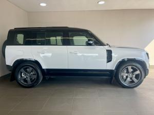 Land Rover Defender 110 D350 X-Dynamic HSE - Image 27