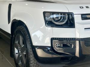 Land Rover Defender 110 D350 X-Dynamic HSE - Image 30