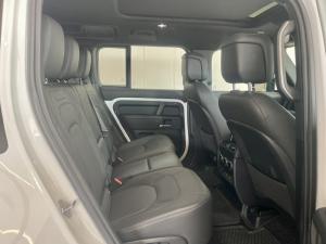 Land Rover Defender 110 D350 X-Dynamic HSE - Image 8