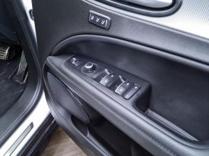 Alfa Romeo Stelvio 2.0T Veloce Q4 - Image 10