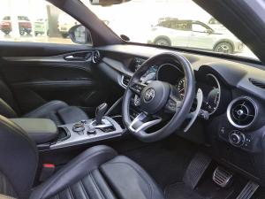Alfa Romeo Stelvio 2.0T Veloce Q4 - Image 11