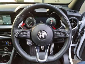 Alfa Romeo Stelvio 2.0T Veloce Q4 - Image 13