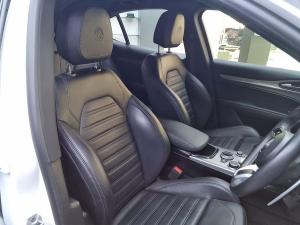Alfa Romeo Stelvio 2.0T Veloce Q4 - Image 17