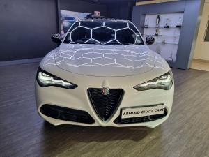 Alfa Romeo Stelvio 2.0T Veloce Q4 - Image 2