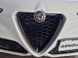 Alfa Romeo Stelvio 2.0T Veloce Q4 - Image 5