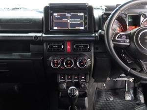 Suzuki Jimny 1.5 GLX AllGrip 3-door manual - Image 15