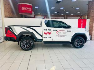 Toyota Hilux 2.8GD-6 Xtra cab Raider X - Image 3