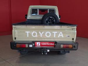 Toyota Land Cruiser 79 4.2D single cab - Image 5