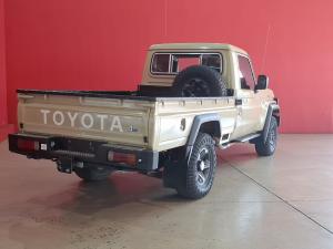 Toyota Land Cruiser 79 4.2D single cab - Image 2