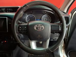Toyota Hilux 2.4GD-6 4x4 SRX - Image 8
