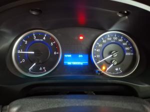 Toyota Hilux 2.4GD-6 4x4 SRX - Image 9