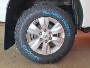 Toyota Hilux 2.4GD-6 4x4 SRX - Image 11