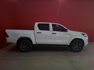 Toyota Hilux 2.4GD-6 double cab Raider manual - Image 3