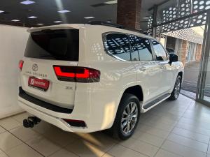 Toyota Land Cruiser 300 3.3D ZX - Image 2