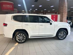 Toyota Land Cruiser 300 3.3D ZX - Image 3