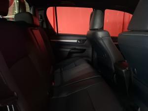 Toyota Hilux 2.8GD-6 double cab 4x4 Legend auto - Image 11