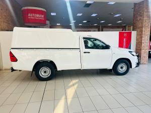 Toyota Hilux 2.4GD (aircon) - Image 3