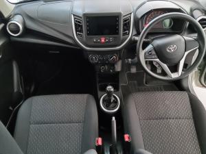 Toyota Vitz 1.0 XR manual - Image 6