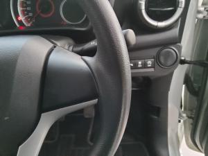 Toyota Vitz 1.0 XR manual - Image 10