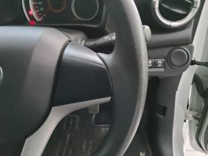Toyota Vitz 1.0 XR manual - Image 10