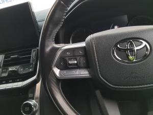 Toyota Land Cruiser 300 3.3D GR-Sport - Image 9
