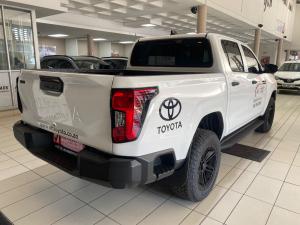 Toyota Hilux 2.8 GD-6 RB SRX automaticD/C - Image 2