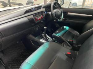 Toyota Hilux 2.4 GDP/U Single Cab - Image 7