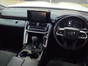 Toyota Landcruiser 300 V6 3.3D GX-R - Image 6