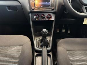 Volkswagen Polo Vivo 1.4 Comfortline - Image 9