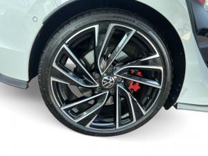 Volkswagen Golf GTI - Image 16