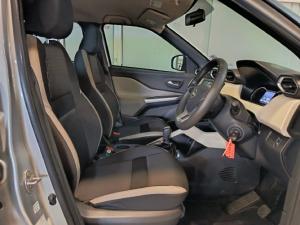 Nissan Magnite 1.0 Visia auto - Image 8