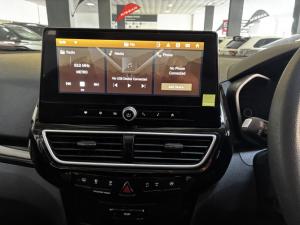 Mahindra XUV 3XO 1.2T MX3 manual - Image 10