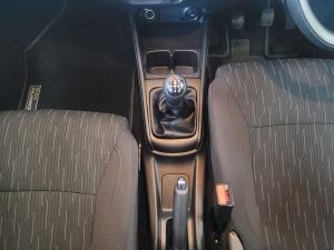 Toyota Rumion 1.5 SX manual - Image 16