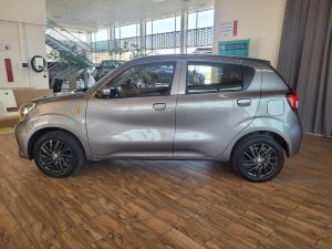 Toyota Vitz 1.0 XR manual - Image 10