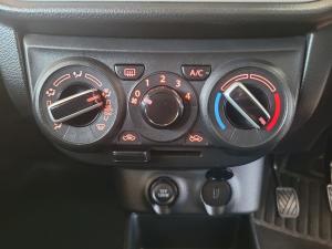Toyota Vitz 1.0 XR manual - Image 28