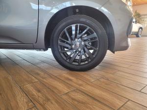 Toyota Vitz 1.0 XR manual - Image 6