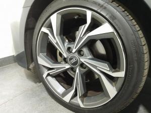 Audi A3 sedan 35TFSI S line - Image 9