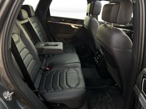 Volkswagen Touareg V6 TDI Executive R-Line - Image 15