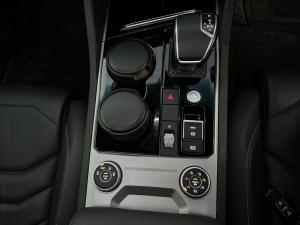Volkswagen Touareg V6 TDI Executive R-Line - Image 21