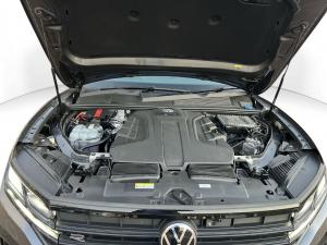 Volkswagen Touareg V6 TDI Executive R-Line - Image 9