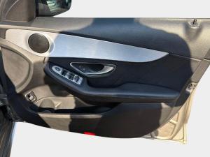 Mercedes-Benz C-Class C200 - Image 21