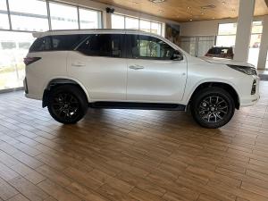 Toyota Fortuner 2.8GD-6 4x4 GR-Sport - Image 2