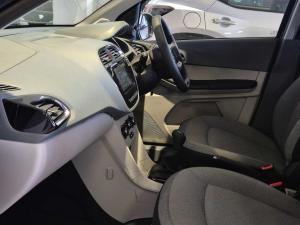 Tata Tiago 1.2 XT manual - Image 11