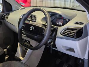 Tata Tiago 1.2 XT manual - Image 14