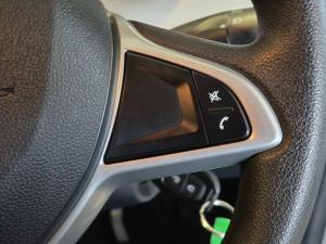 Nissan Magnite 1.0 Visia auto - Image 15