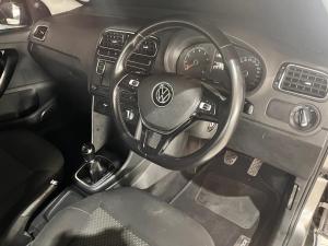 Volkswagen Polo Vivo hatch 1.6 Highline - Image 6