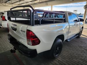Toyota Hilux 2.4GD-6 Xtra cab Raider manual - Image 2