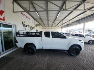 Toyota Hilux 2.4GD-6 Xtra cab Raider manual - Image 3