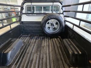 Toyota Land Cruiser 79 2.8GD-6 single cab manual - Image 11